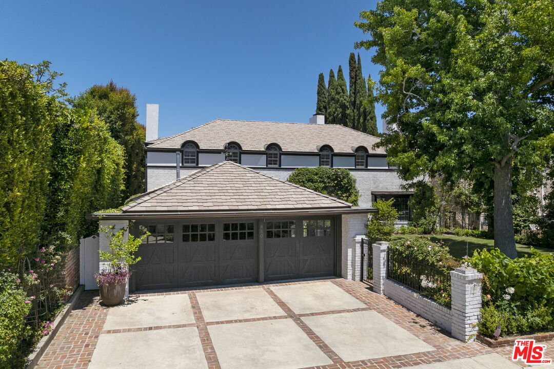 850 Birchwood Dr