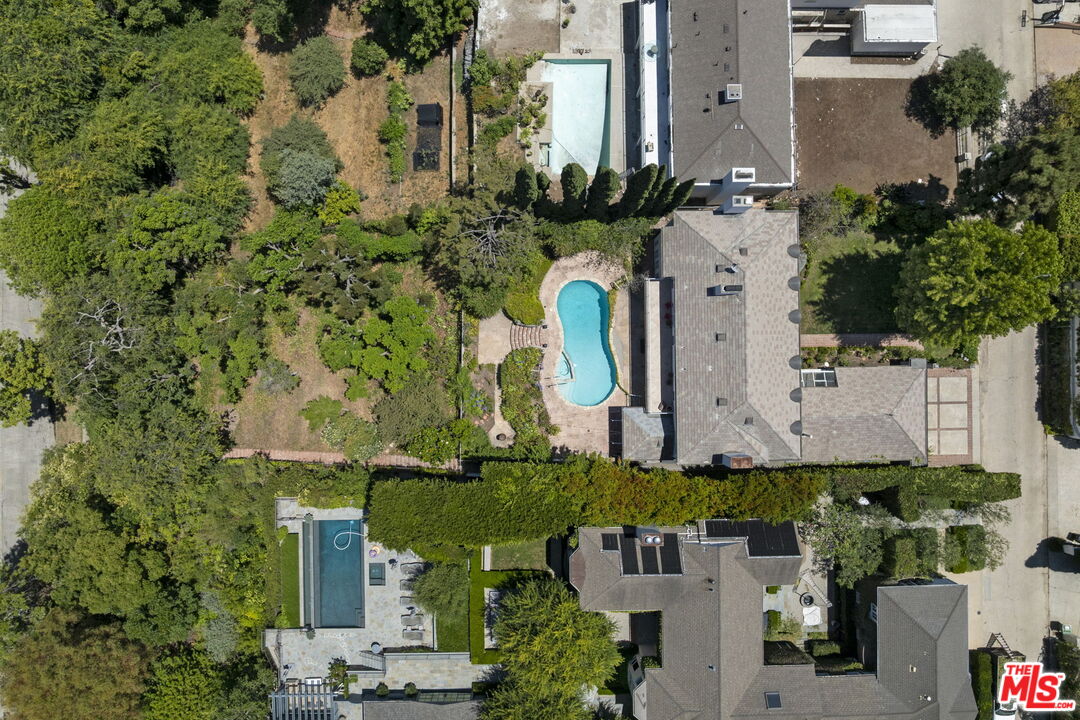 850 Birchwood Dr