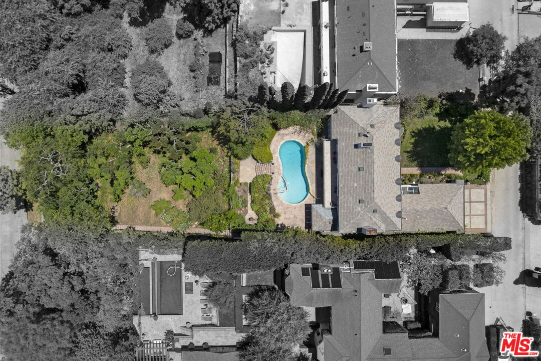 850 Birchwood Dr