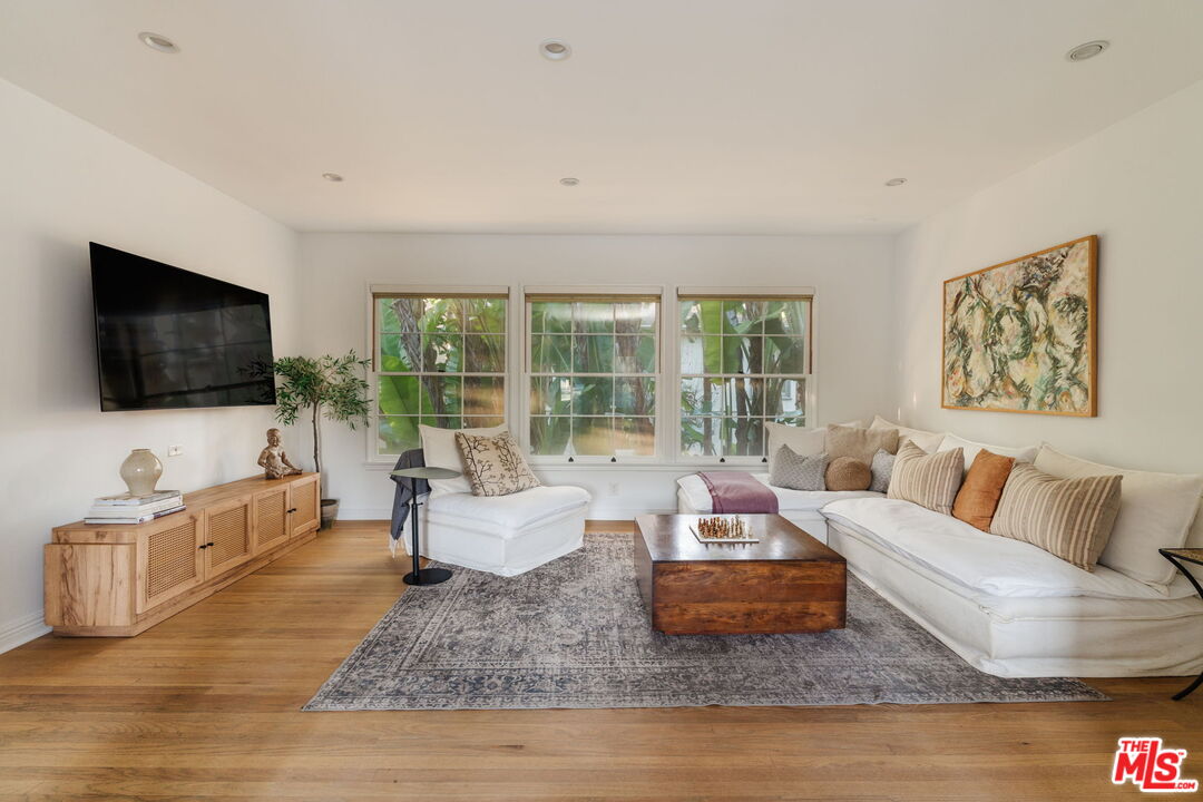 1528 Yale St Unit: 5