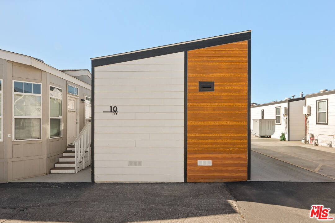 8250 Lankershim Blvd Unit: 130