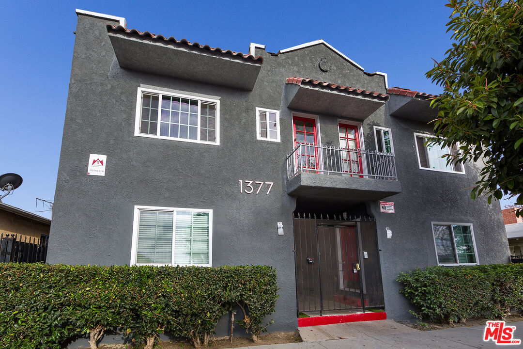 1377 Warren Ave