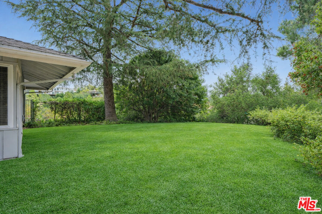 15901 High Knoll Rd