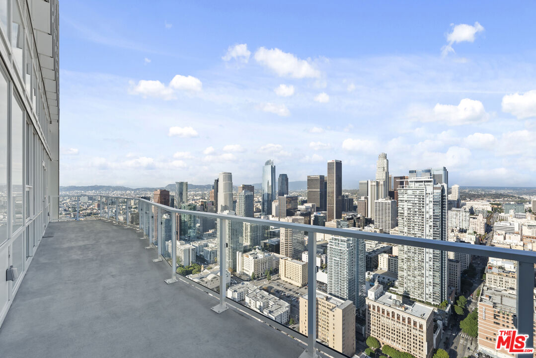 230 W Olympic Blvd Unit: PH 1