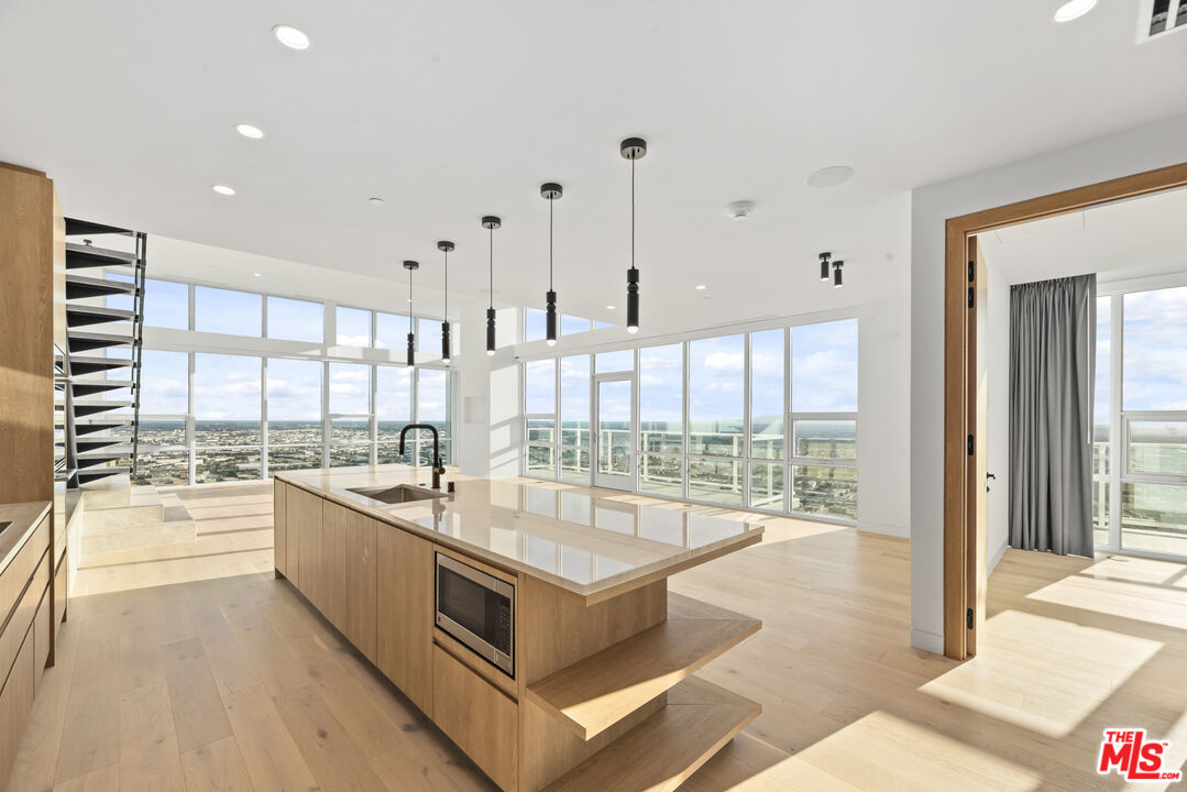 230 W Olympic Blvd Unit: PH 1