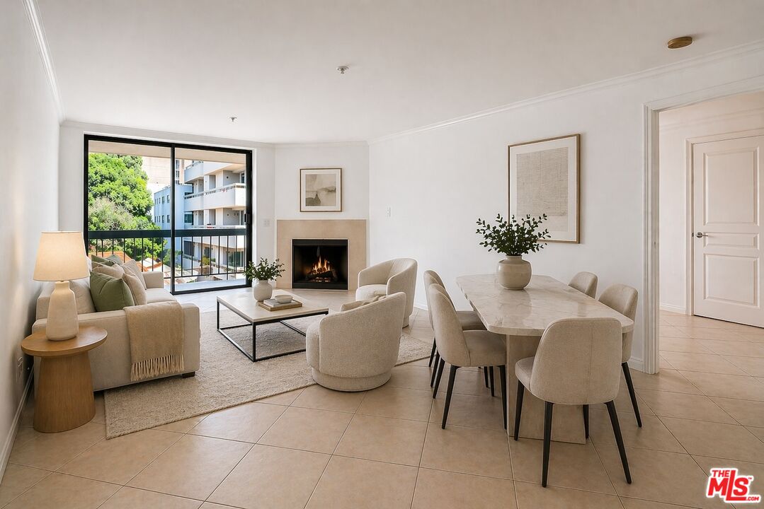 7320 Hawthorn Ave Unit: 207