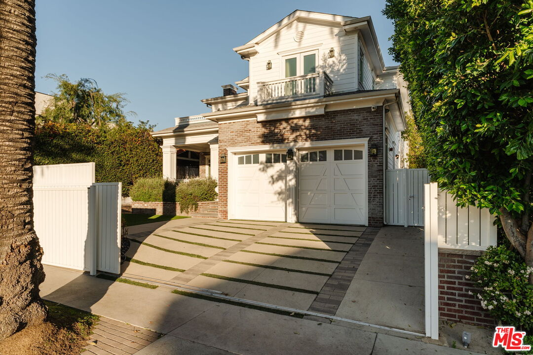 822 N Genesee Ave