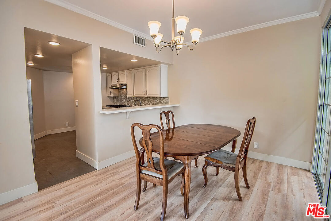 458 N OAKHURST DR Unit: 201