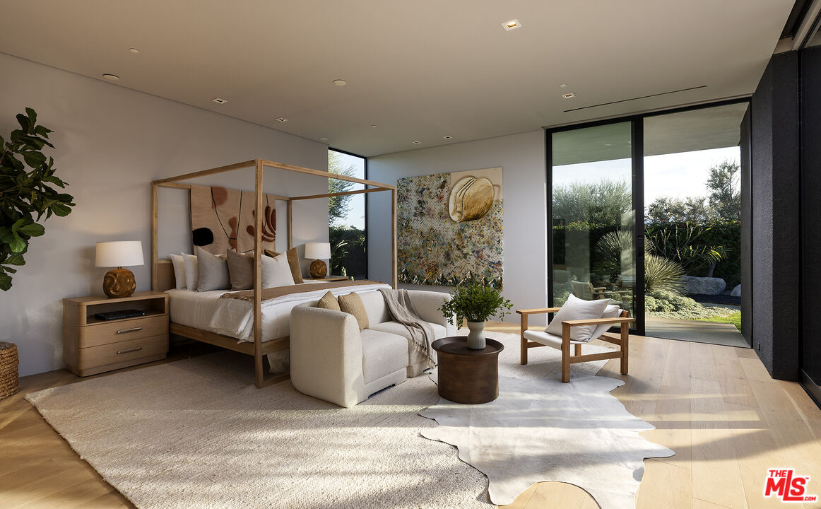 2 Echo Ln