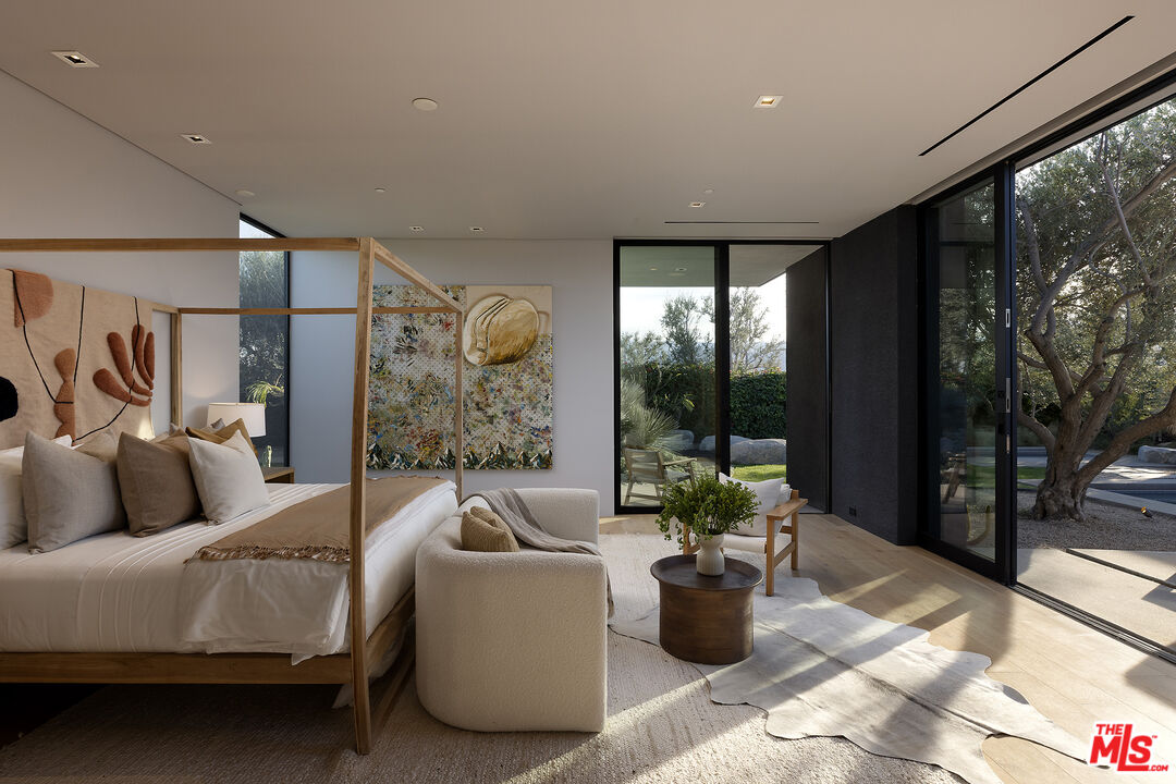 2 Echo Ln