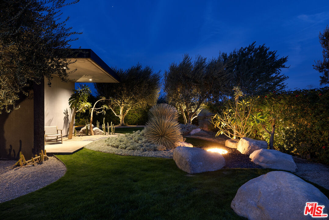 2 Echo Ln