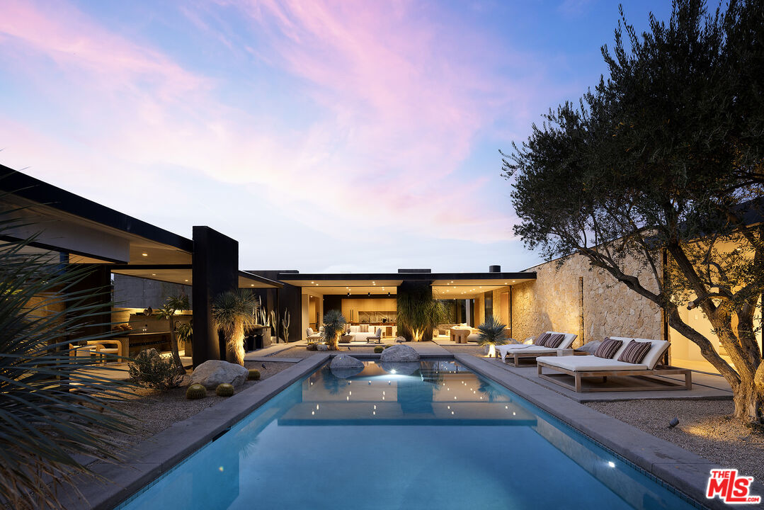 2 Echo Ln