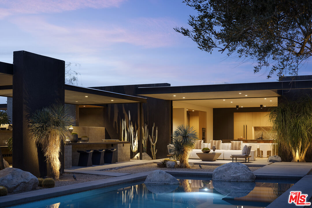 2 Echo Ln
