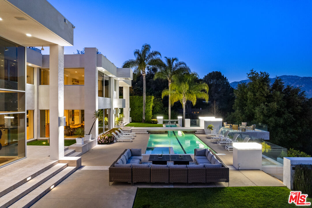 300 N San Rafael Ave