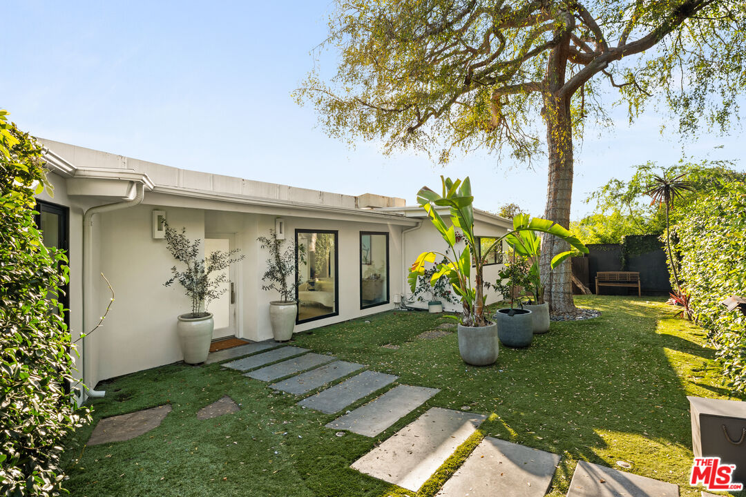 2767 La Cuesta Dr
