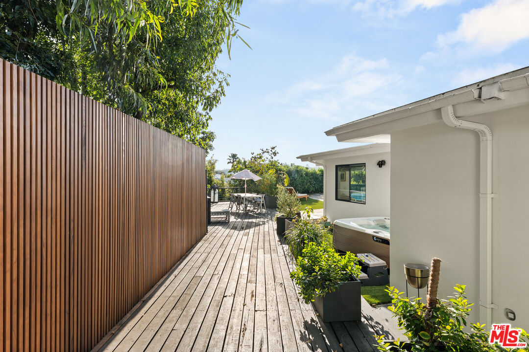 2767 La Cuesta Dr