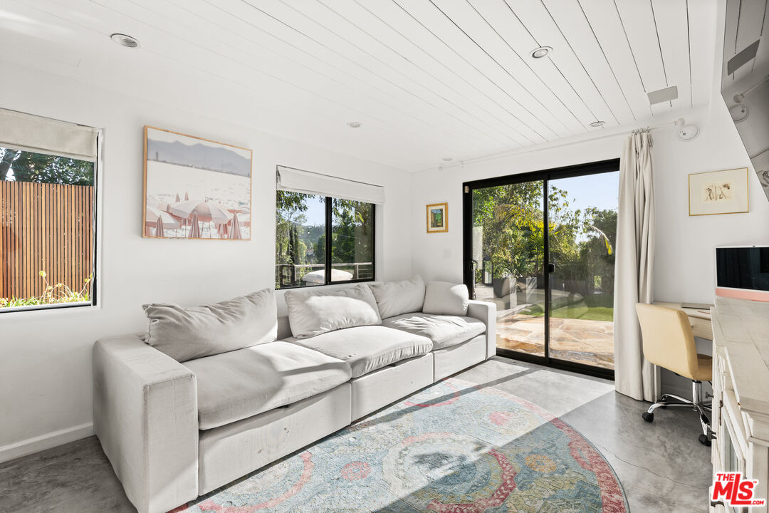 2767 La Cuesta Dr