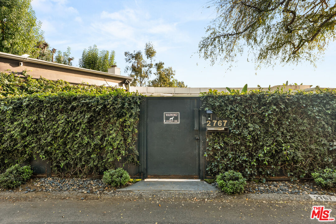 2767 La Cuesta Dr