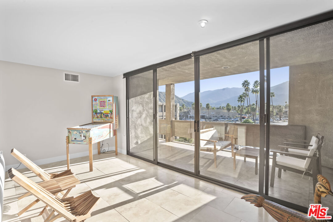 1630 S La Reina Way Unit: 3A