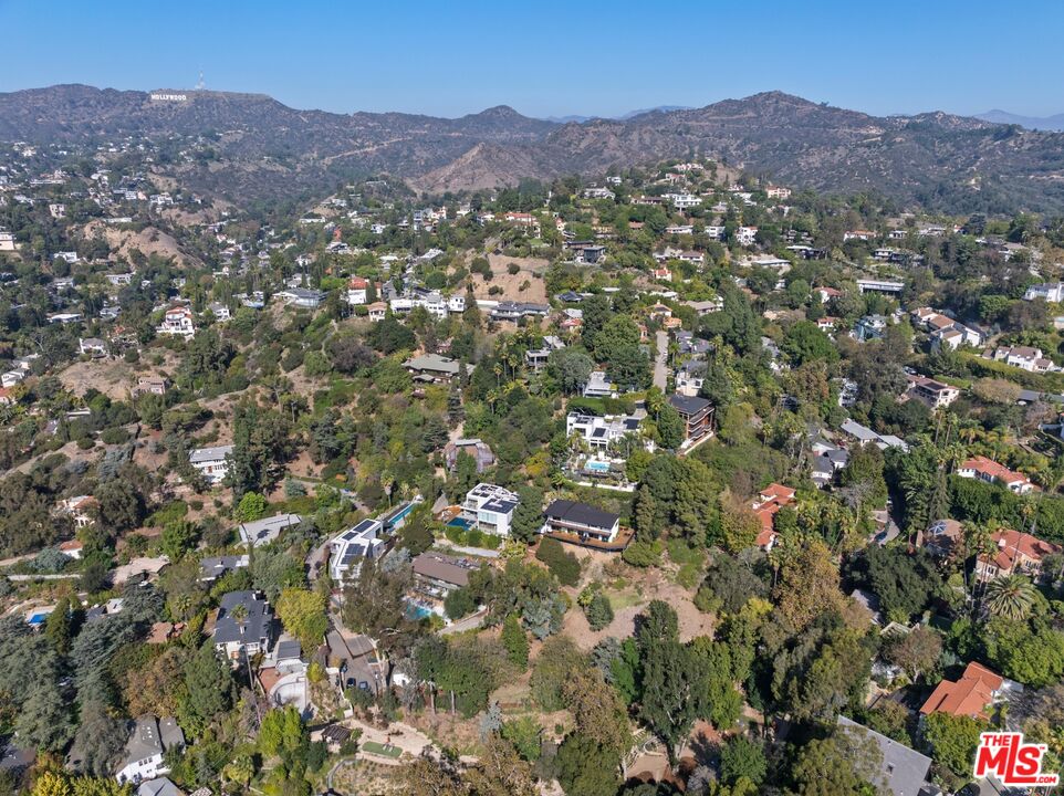 5721 Valley Oak Dr