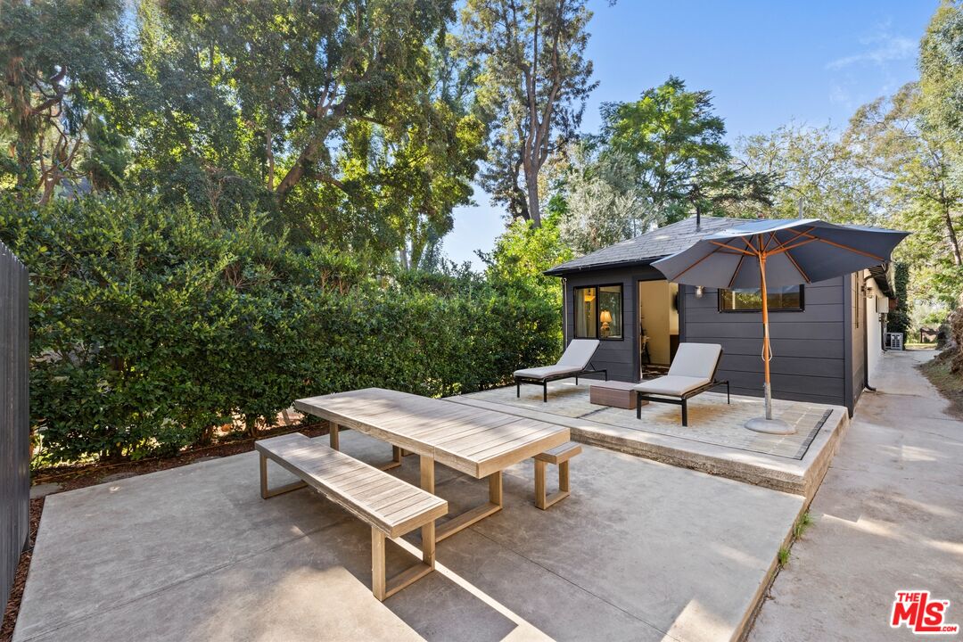 5721 Valley Oak Dr