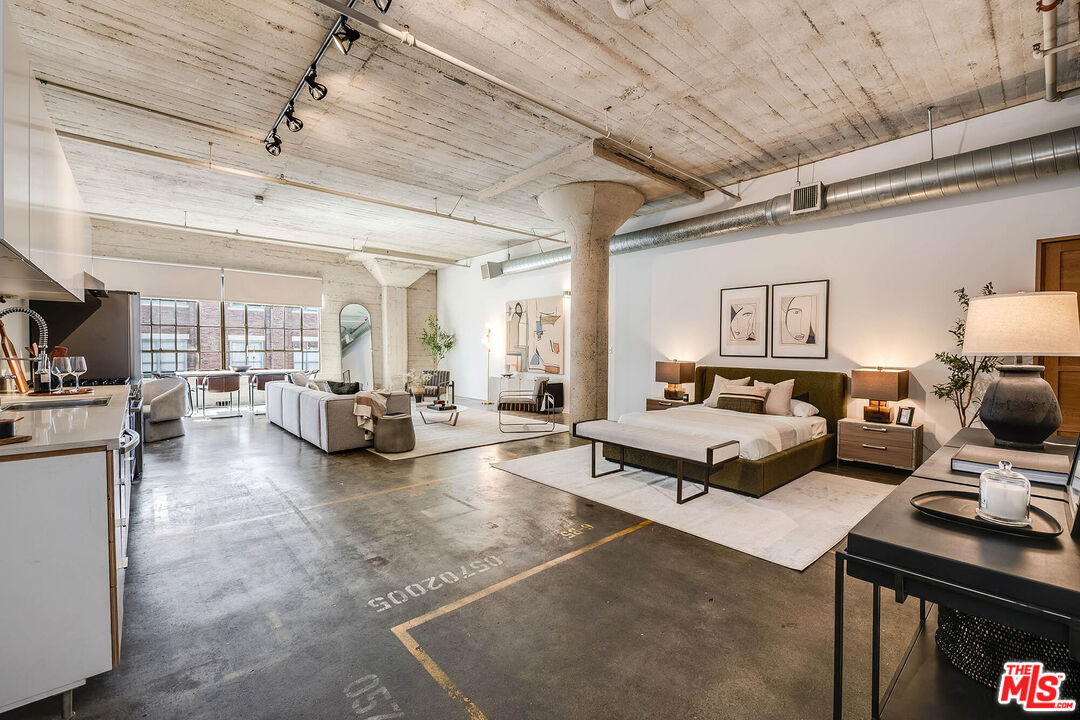 1855 Industrial St Unit: 703