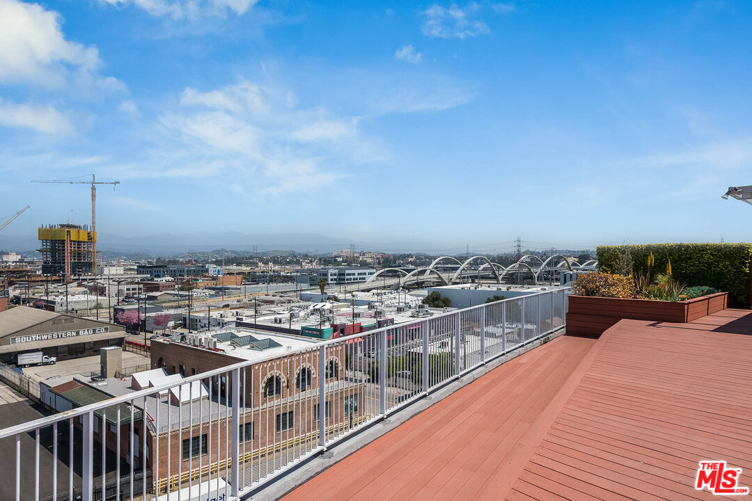 1855 Industrial St Unit: 703