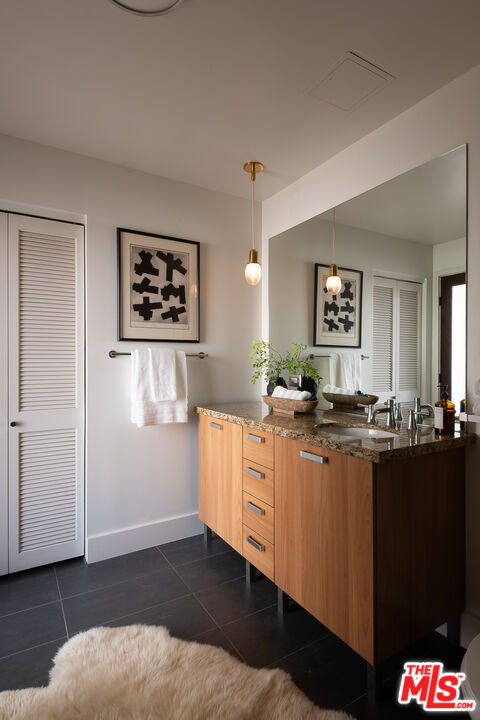 460 S Spring St Unit: 1015
