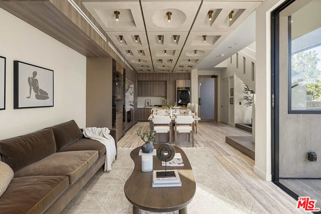 1021 N Ogden Dr Unit: PH 4