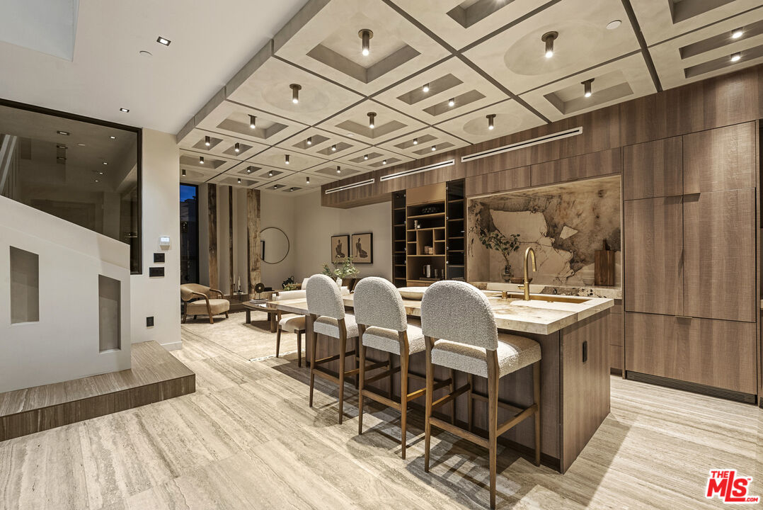 1021 N Ogden Dr Unit: PH 4