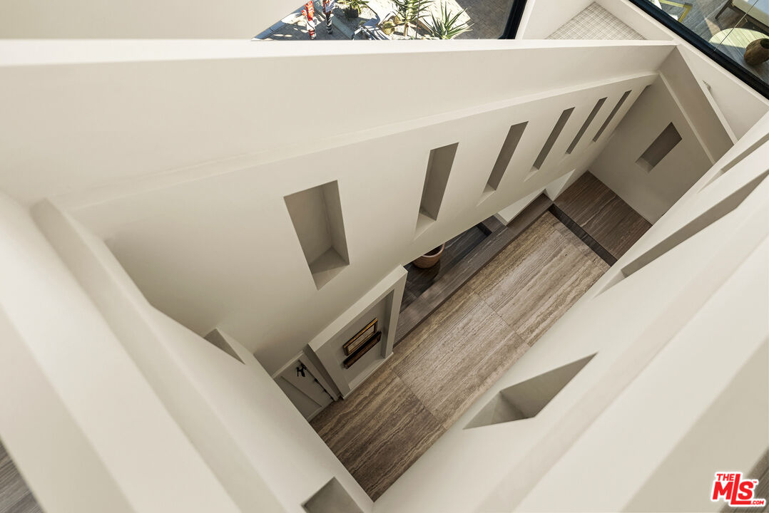 1021 N Ogden Dr Unit: PH 4