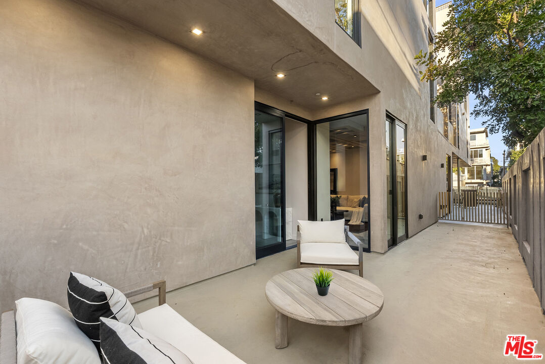 1021 N Ogden Dr Unit: 3