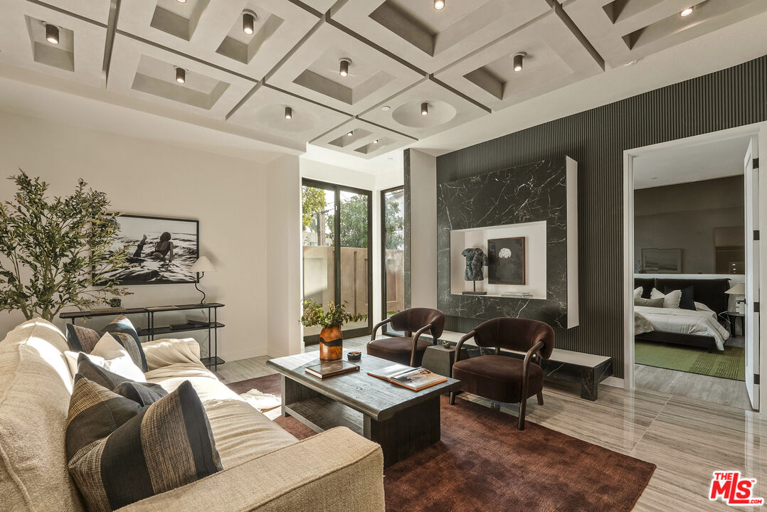 1021 N Ogden Dr Unit: 3