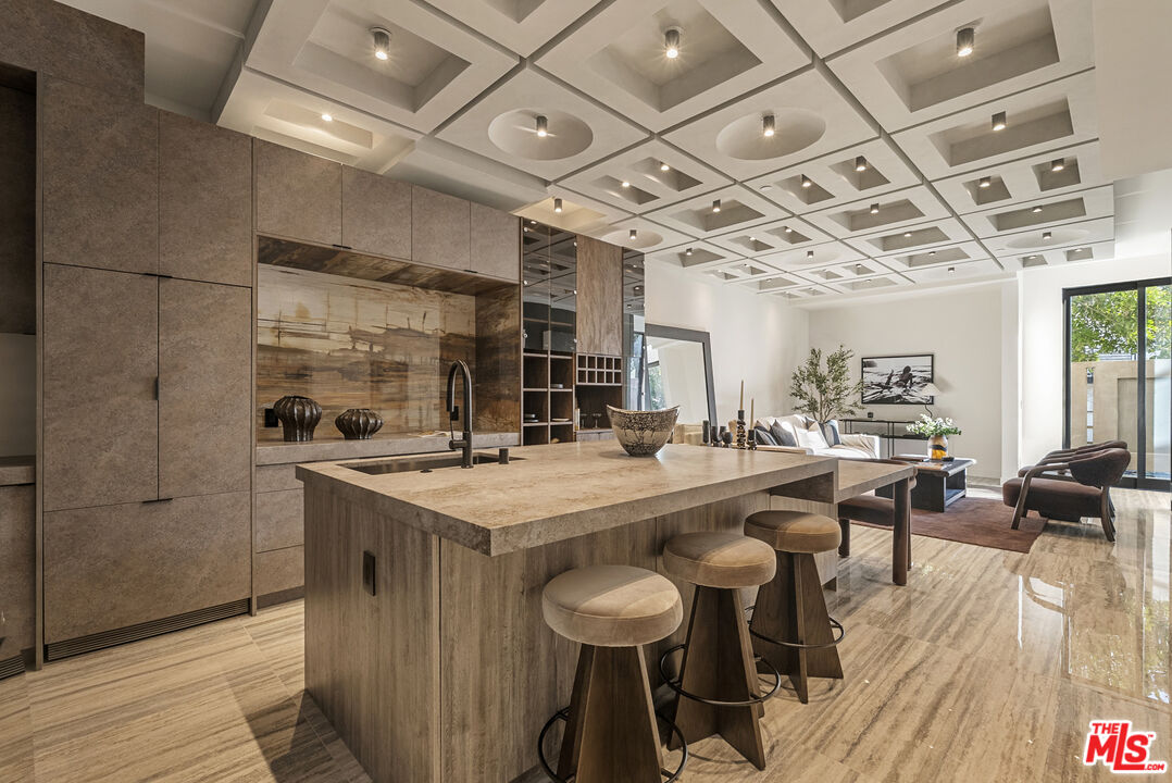 1021 N Ogden Dr Unit: 3
