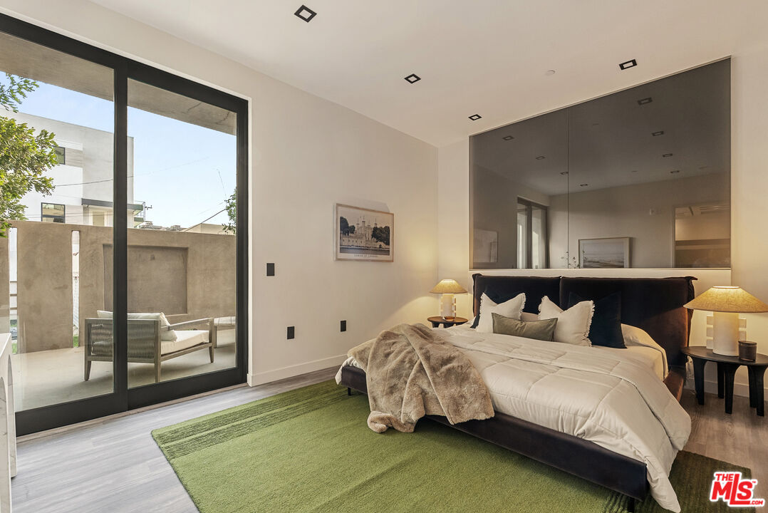 1021 N Ogden Dr Unit: 3