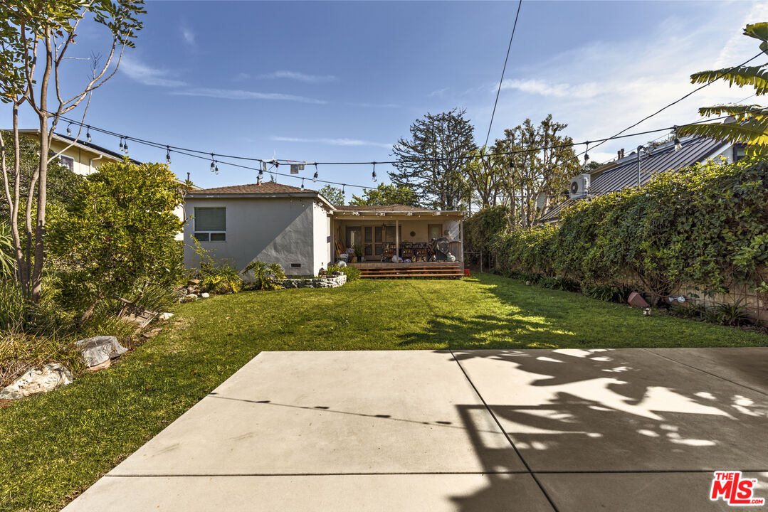 3571 Ocean View Ave