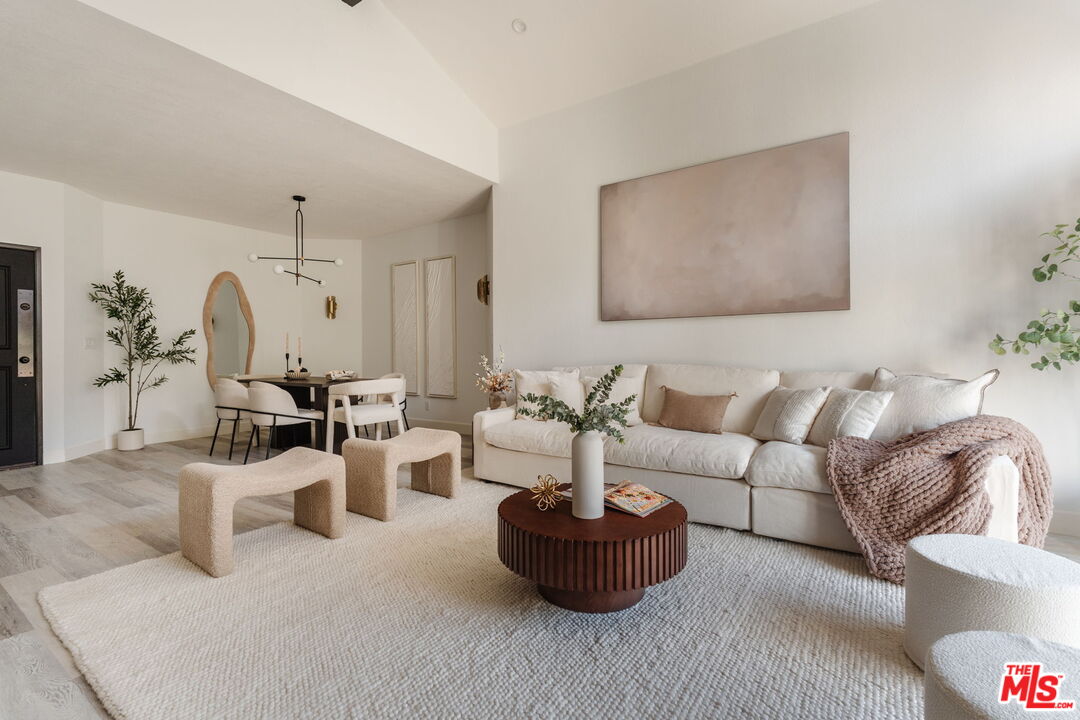 3284 Barham Blvd Unit: 301