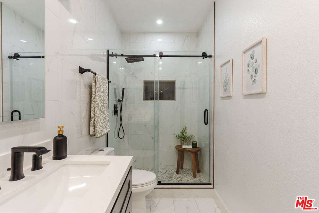 3284 Barham Blvd Unit: 301
