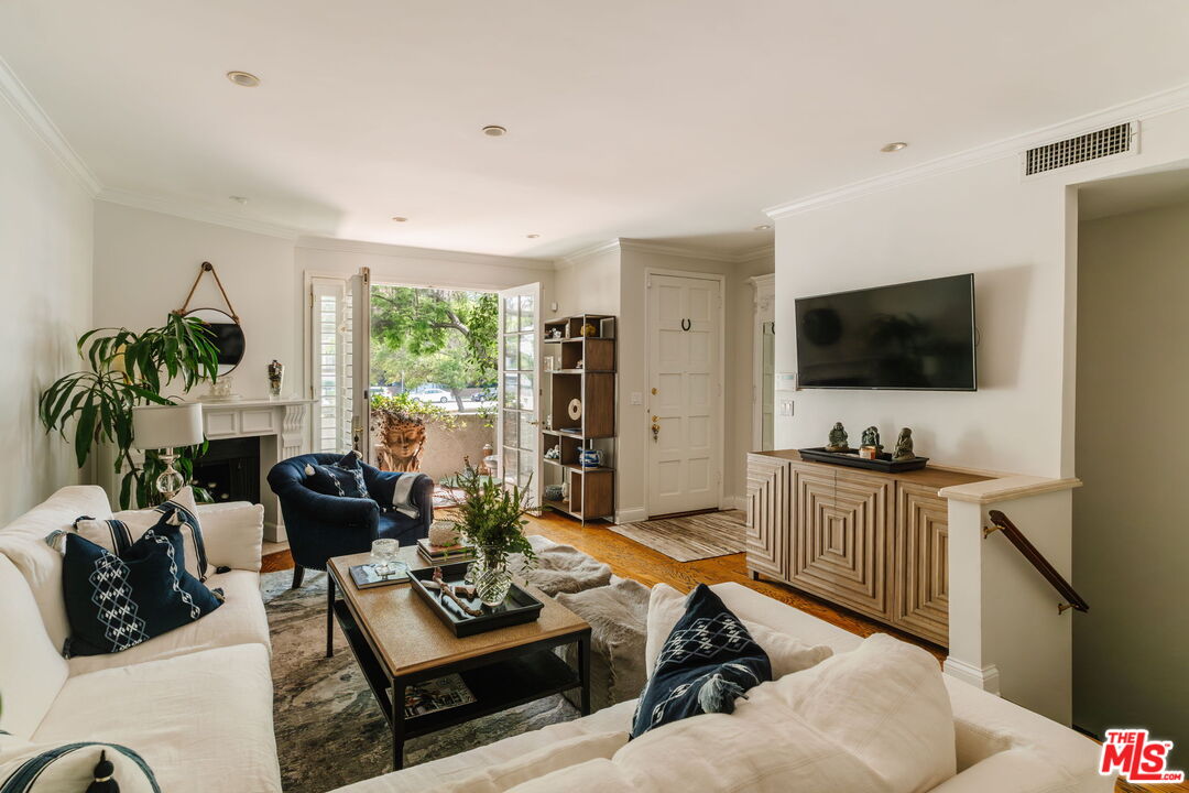 8611 Burton Way Unit: 5