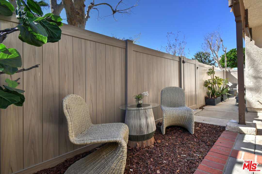 10341 Canoga Ave Unit: 3