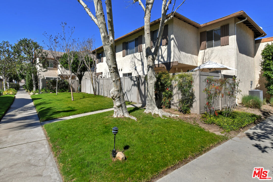 10341 Canoga Ave Unit: 3