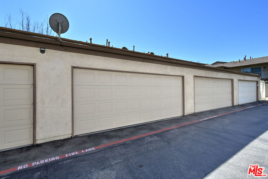 10341 Canoga Ave Unit: 3