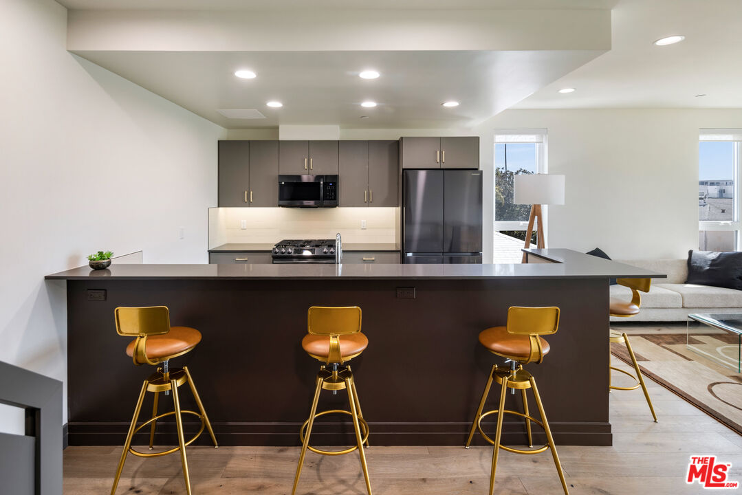 118 N Orlando Ave Unit: 302