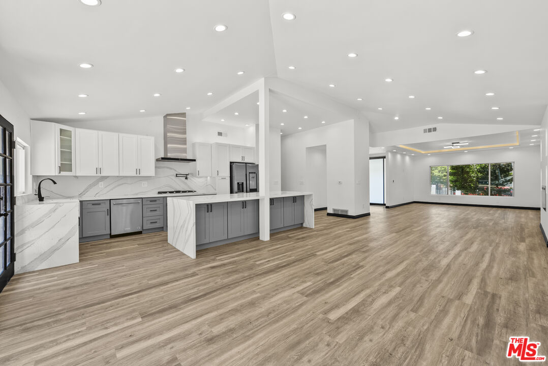 4825 San Feliciano Dr