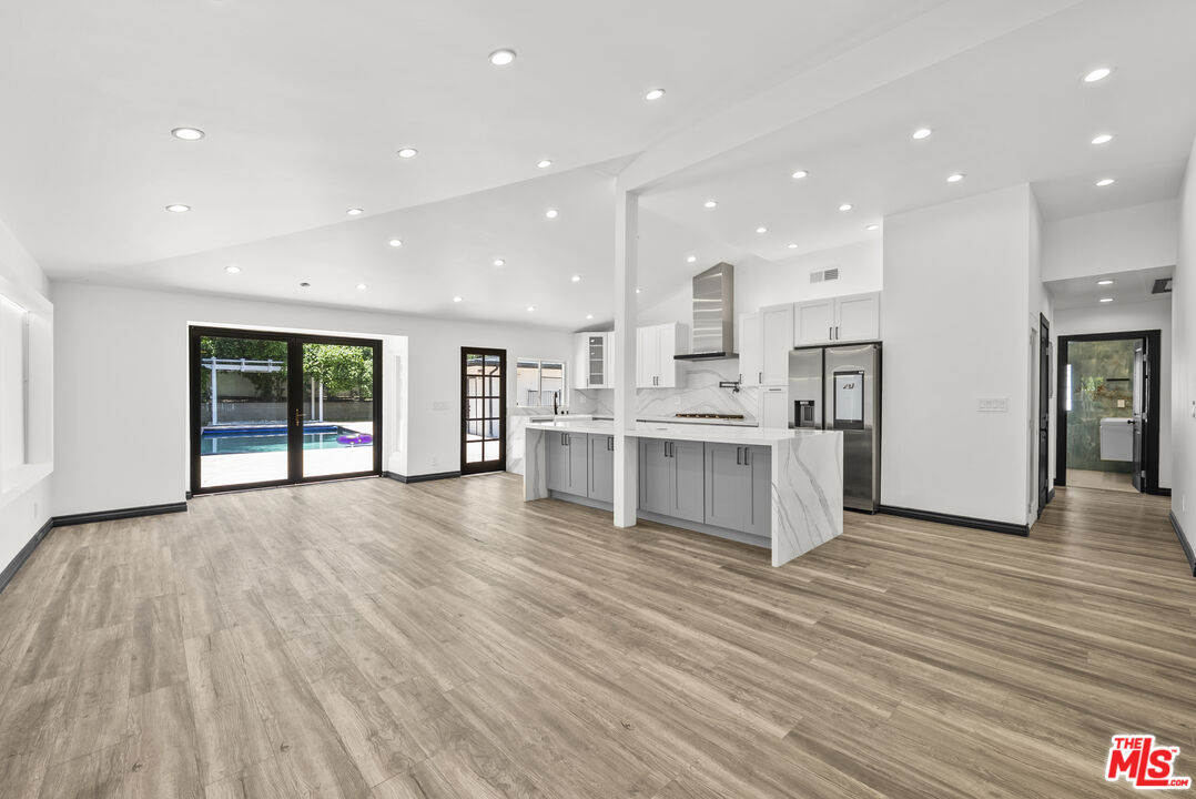 4825 San Feliciano Dr