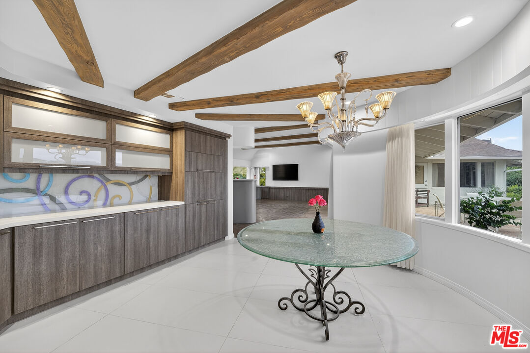 935 Linda Flora Dr