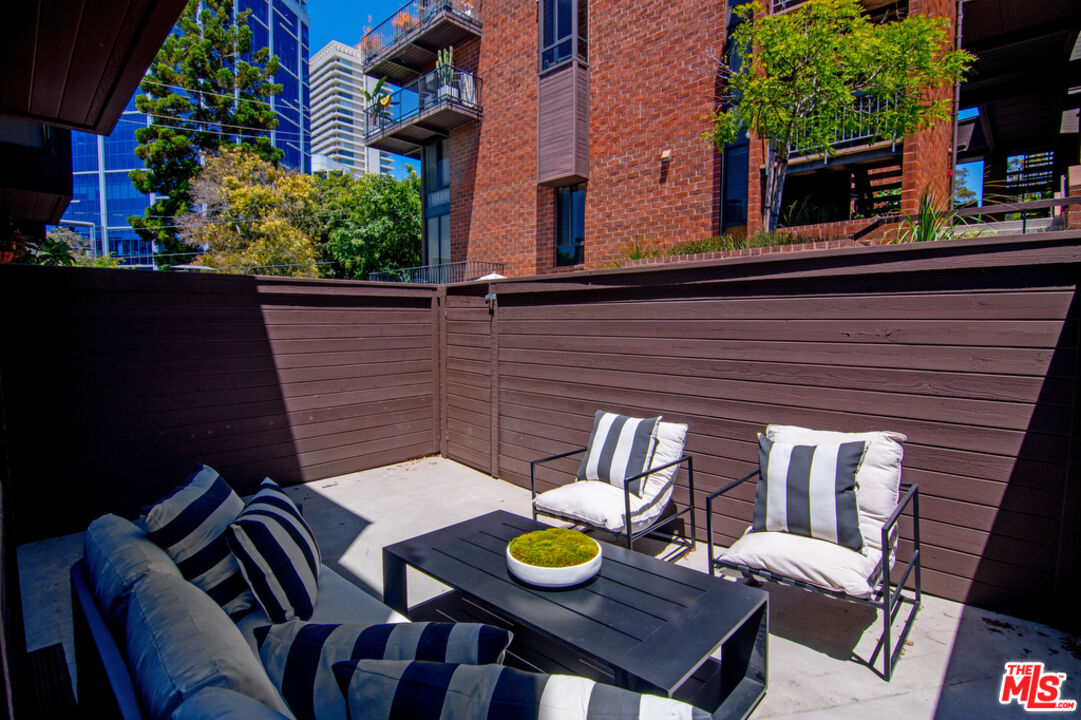 1033 Carol Dr Unit: T13