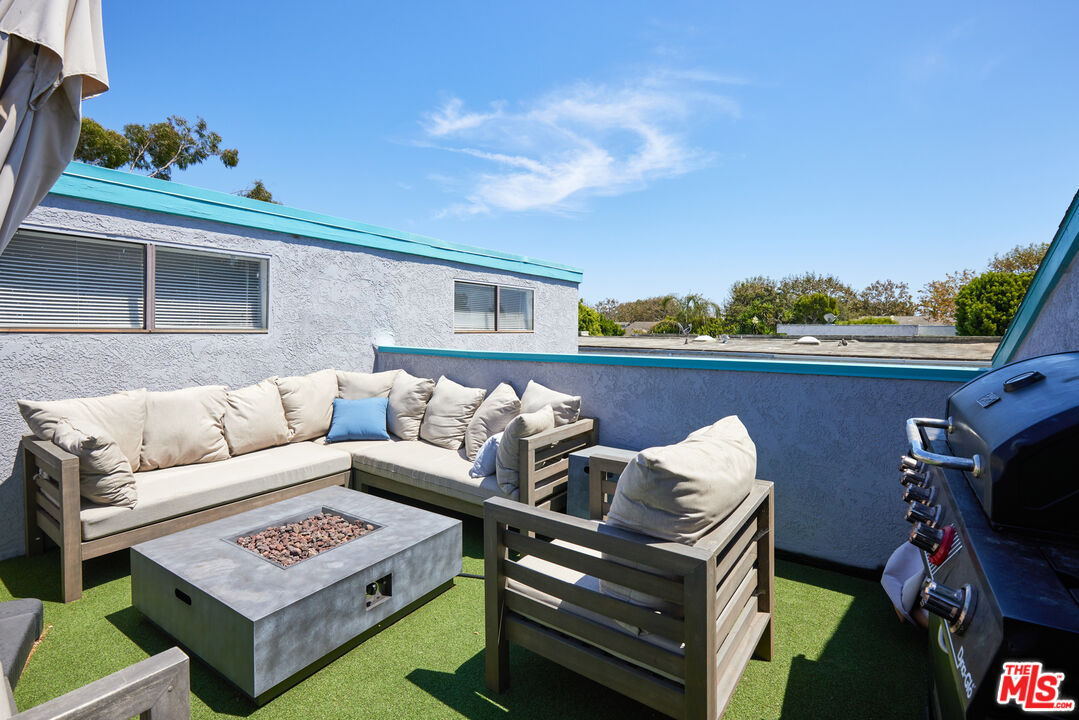 29231 HEATHERCLIFF RD Unit: 2