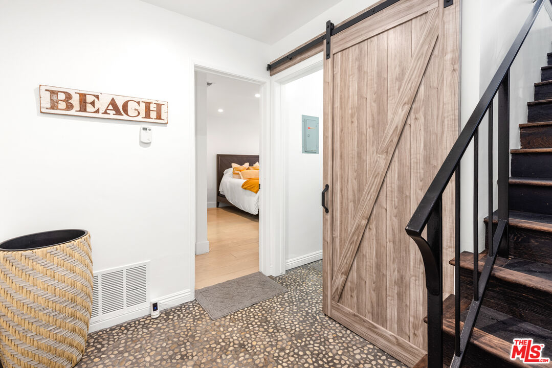 29231 HEATHERCLIFF RD Unit: 2