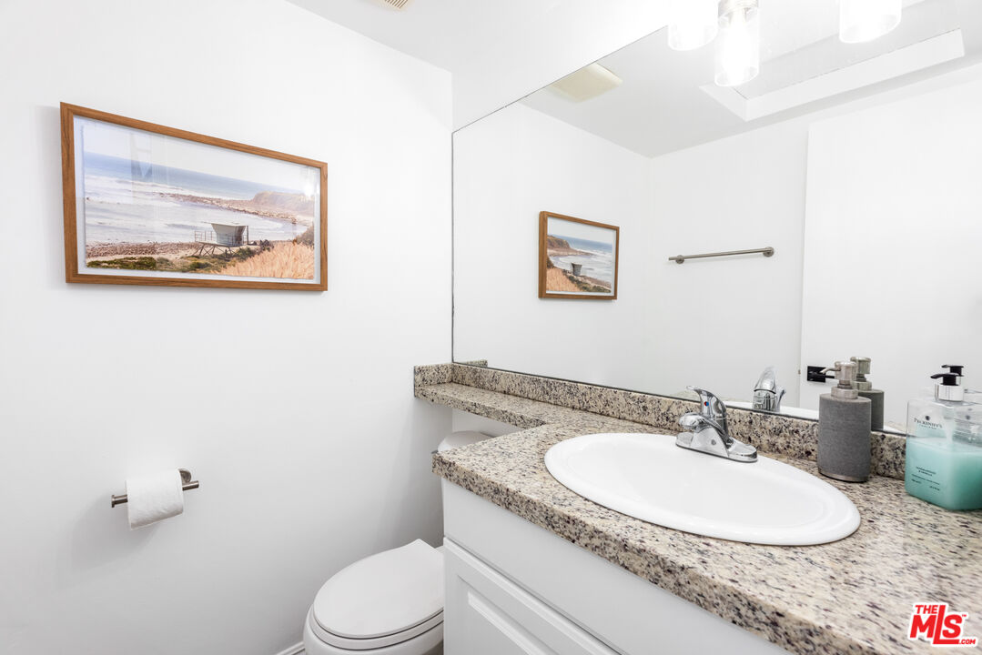 29231 HEATHERCLIFF RD Unit: 2